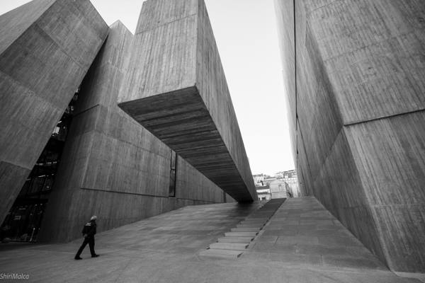 שחור- לבן
